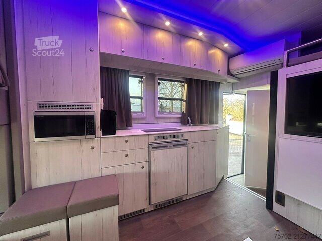 Viehtransporter LKW Mercedes-Benz Atego 1327 4-5 Pferde Popout,Autom.,Euro6, WoMo