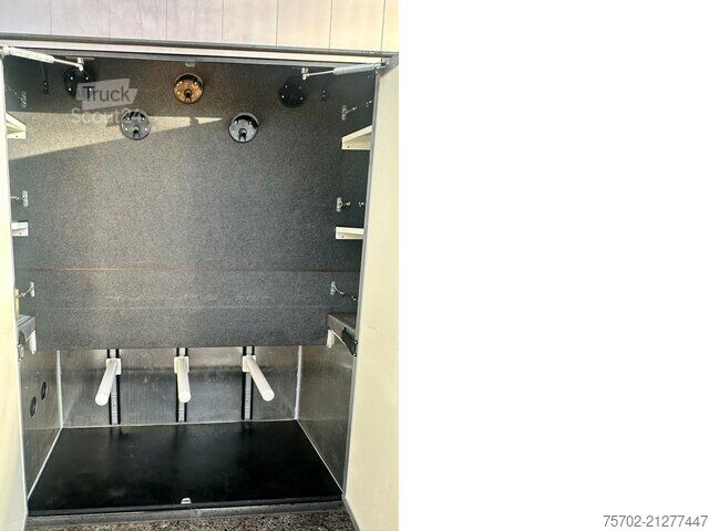 Viehtransporter LKW Mercedes-Benz Atego 1327 4-5 Pferde Popout,Autom.,Euro6, WoMo