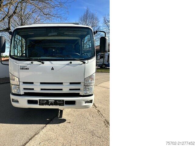 Veetransporter Isuzu N62.150 2 Pferde, 7 eingetragene Sitzplätze