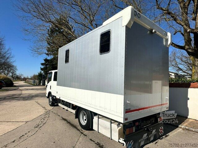 Veetransporter Isuzu N62.150 2 Pferde, 7 eingetragene Sitzplätze