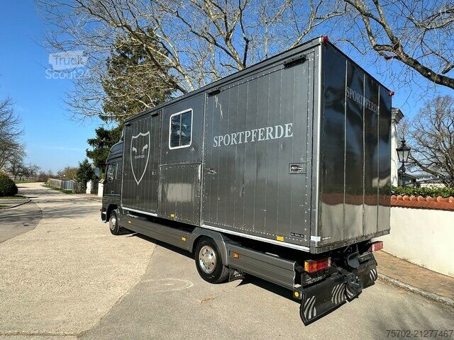 Veetransporter Mercedes-Benz Atego 823 4 Pferde