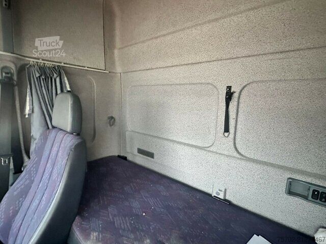 Veetransporter Mercedes-Benz Atego 823 4 Pferde