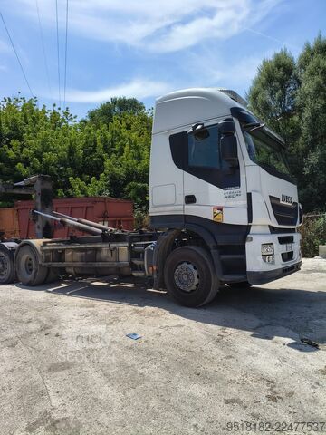 камион с кука за контейнери IVECO MAGIRUS AG 