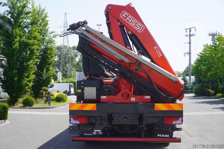 Burtowy z HDS MAN TGS 26.360 Flatbed / Fassi F175 7.7 T /