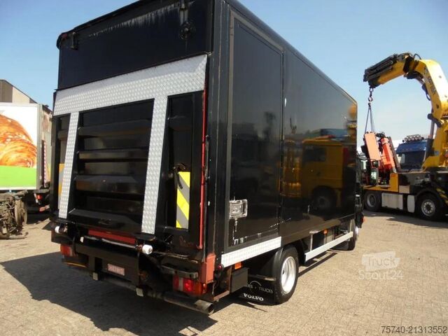 Mala Volvo FL 8.180 + Manual + Dhollandia Lift