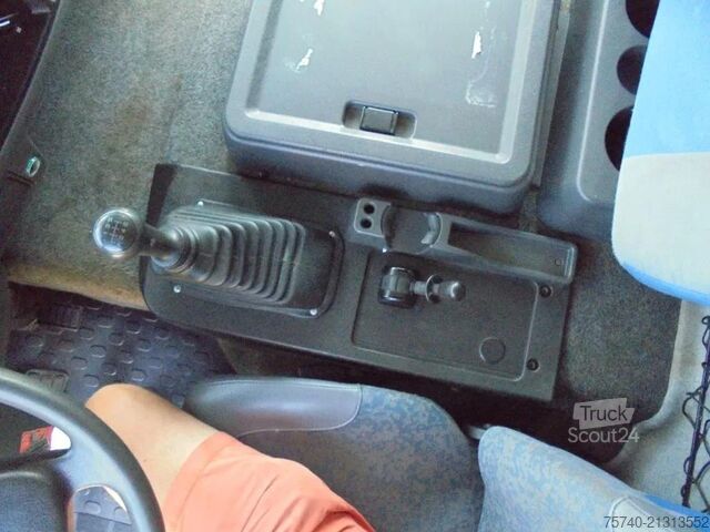 Mala Volvo FL 8.180 + Manual + Dhollandia Lift