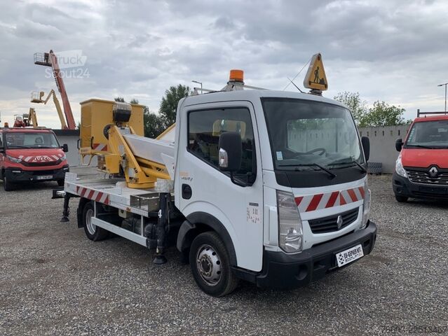 Transporter mit Koffer Renault Maxity Multitel MX200 - 20 m