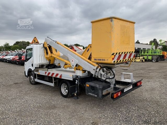 Transporter mit Koffer Renault Maxity Multitel MX200 - 20 m