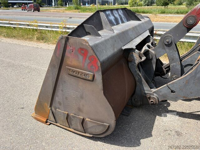 Radlader Volvo L90H