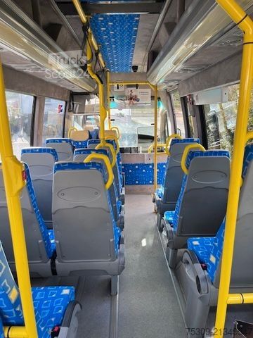 Kleinbus IVECO 50 C 17 Heckniederflur 13 + 10 - AC - Automatik