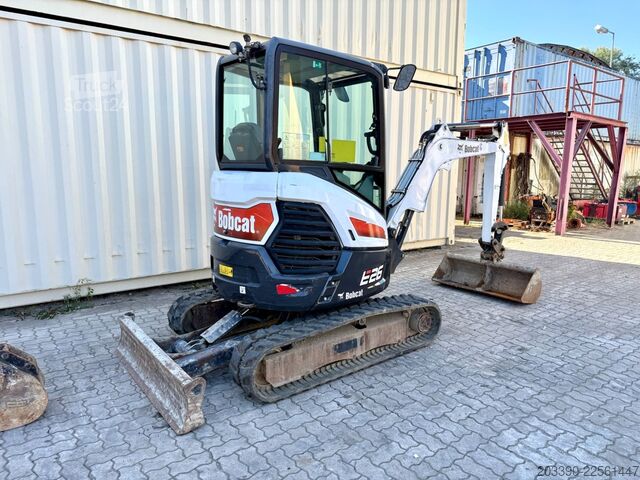 Minigraver BOBCAT E26 / 2021 BJ / 2 x Löffel / 1.665 H