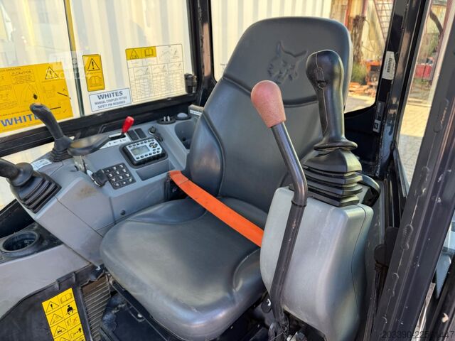 Minigraver BOBCAT E26 / 2021 BJ / 2 x Löffel / 1.665 H