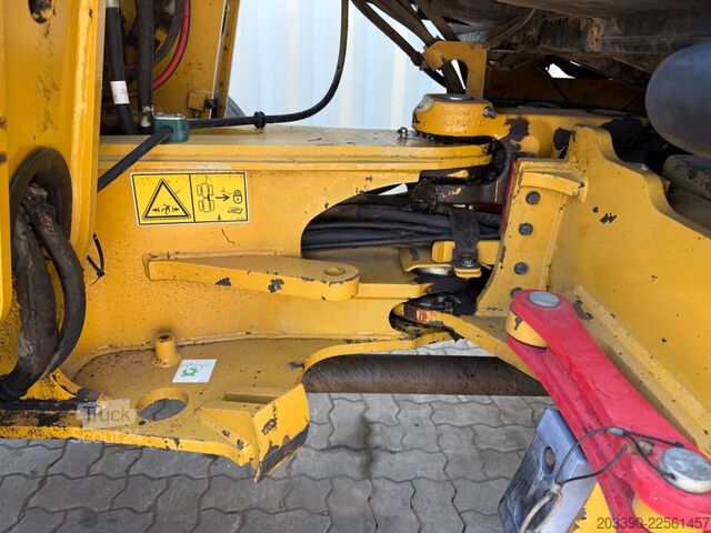 Pyöräkuormaaja CATERPILLAR 908M / 2015 BJ / 7.656 H / Schaufel + Gabel