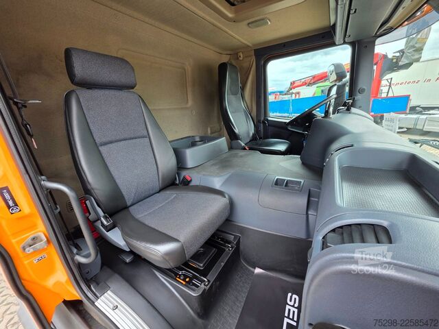 LKW mit Tankaufbau SCANIA P 320 DB4X2MNA | ADR AT FL | Teilledersitze