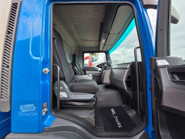 Фургон (вантажний автомобіль) MAN TGL 12.220 4X BL | Rückfahrkamera | Ladebordwand