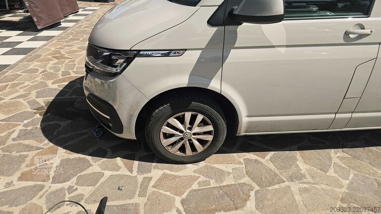 Matkailuauto 2022 Volkswagen California Coast | Automatico | Tetto Sollevabile