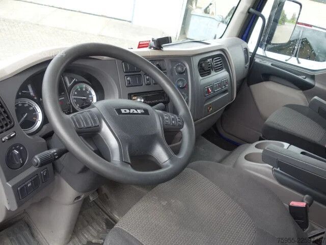 Furgão transportador de automóveis DAF LF 210 oprijlaadbak,airco