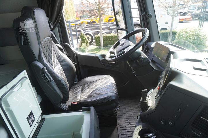 Plattform med stolper Mercedes-Benz Arocs 3563 8 × 4 / 630 HP /steered axle