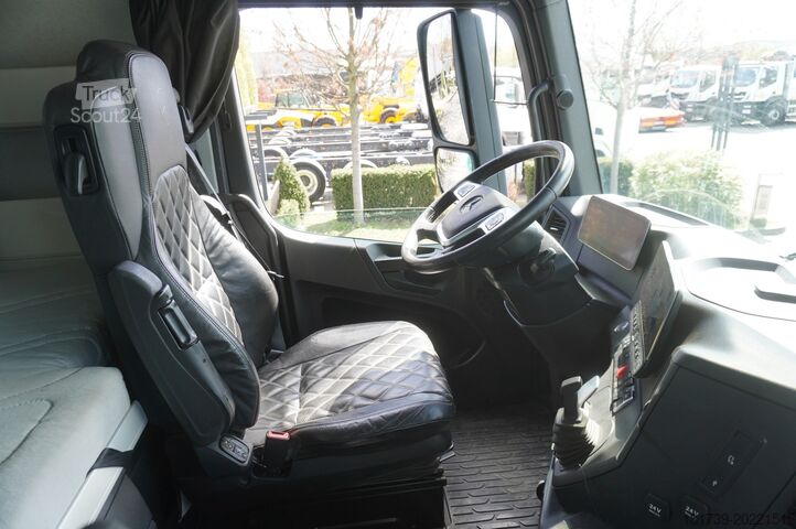 Plattform med stolper Mercedes-Benz Arocs 3563 8 × 4 / 630 HP /steered axle