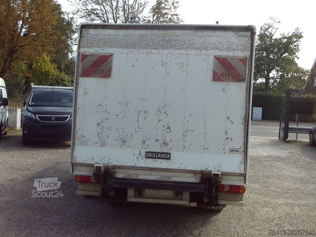 Camion-caisse Nissan CAPSTAR