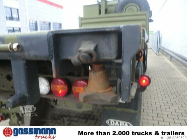 Vrachtauto met open laadbak  - Pritschen-Aufbau