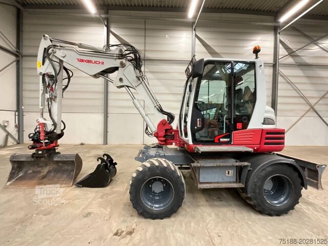 Kolové rypadlo Takeuchi TB 295 W rototilt