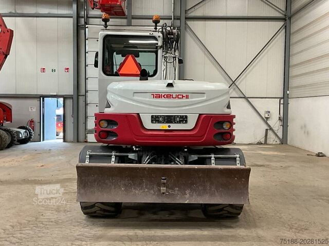 Kolové rypadlo Takeuchi TB 295 W rototilt