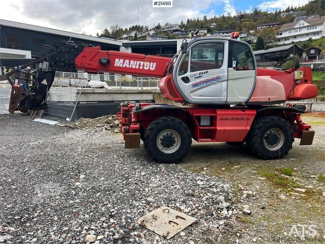 Teleskoplastere Manitou MRT2540 w/ radio control, crew basket, 2 sets of p
