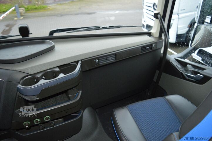 Standard-Zugmaschine VOLVO FH 460 Globetrotter XL Varios i-Save