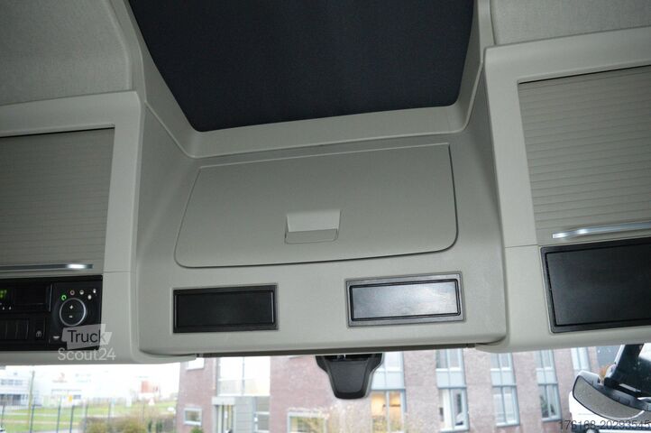 Standard-Zugmaschine VOLVO FH 460 Globetrotter XL Varios i-Save