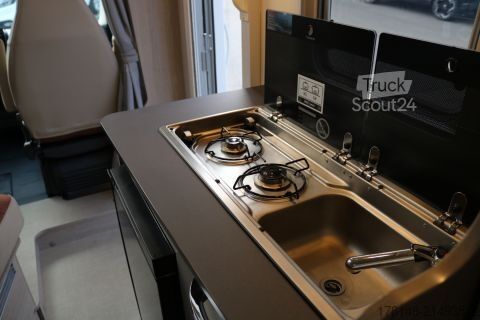 Camper semintegrato Bürstner Nexxo Van T 569