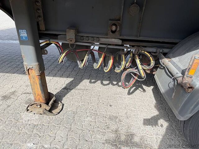Valigia Kel-Berg 2 axle Link Box trailer / Link-Kofferauflieger