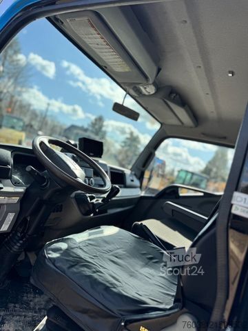 Самосвал-фургон MITSUBISHI Canter Fuso 3- Seiten Kipper 7C18