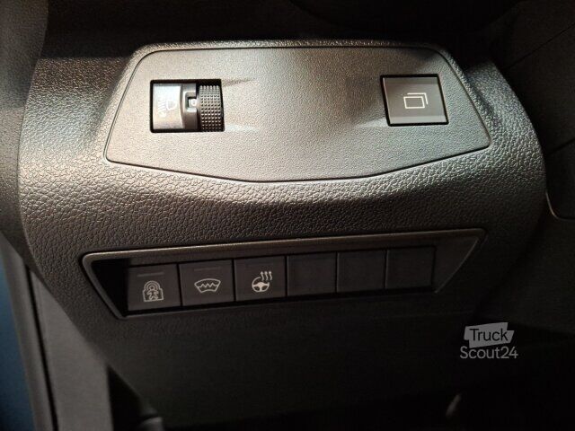 Minibus Citroën Berlingo XL 130 MAX BAR +180°Kamera+NAV+ACC+SHZ+
