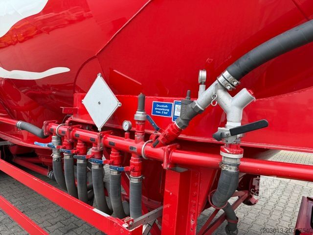 Silo puspieka FELDBINDER EUT 54.3 liegend. Silo 54.000 Liter 3 Achs