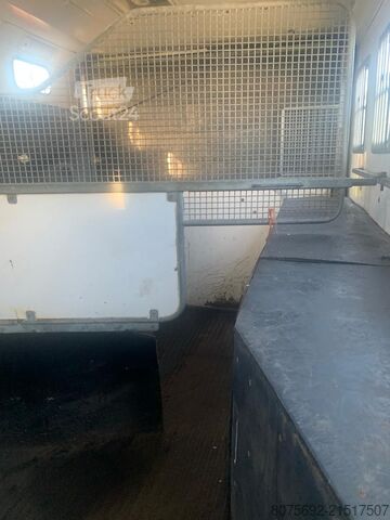 Транспортер для коней з житловим відсіком MAN TGA 18.363