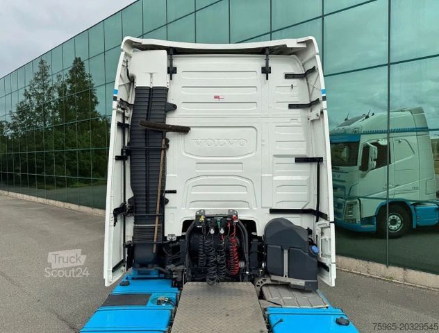 Standartinis vilkikas VOLVO FH 500 6X2 XL 2x TANKS (950 LITERS) I-PARC COOL