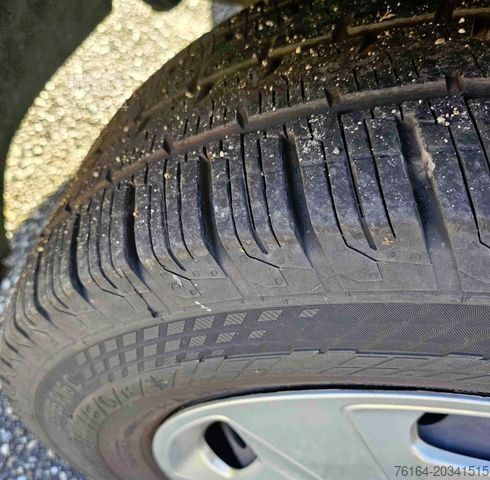 Transporter mit Koffer FORD Transit 130FT350 2.0 TDCi Koffer