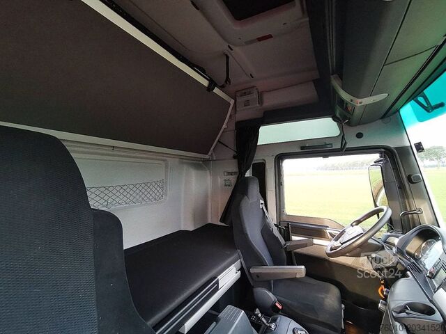 Autocarro con cassone fisso MAN TGX 26.480