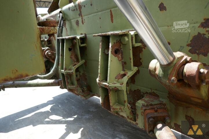 Schaktmaskin Caterpillar D7F Ex-army