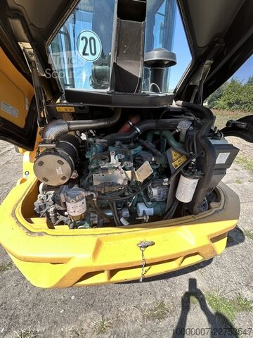 товарач Volvo L30G