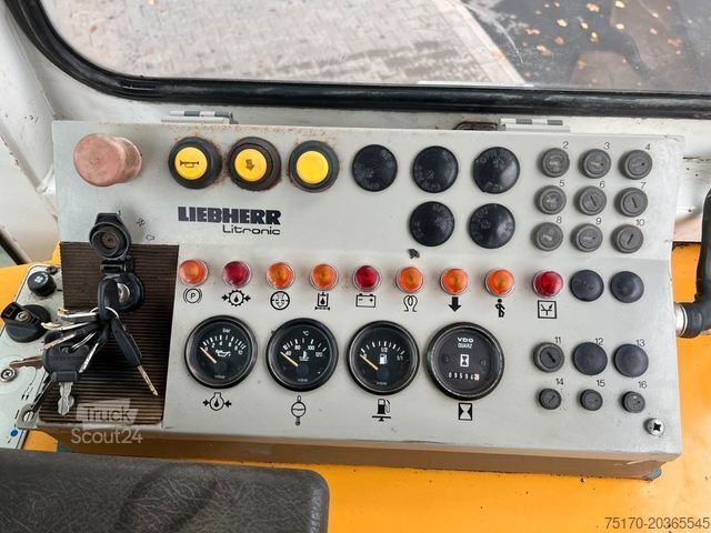 Дорожный каток LIEBHERR LR 622 Laderaupe / 9.594h / 1996