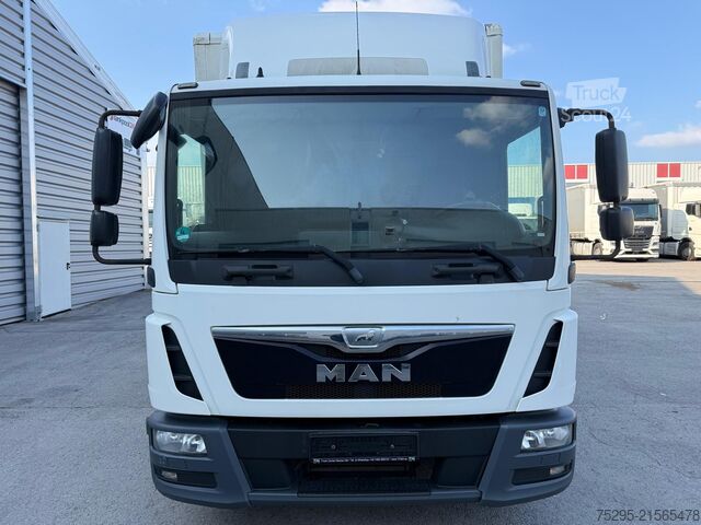 Véhicule utilitaire MAN TGL  8.180 4x2 BB Koffer LBW gute Reifen TÜV08 26