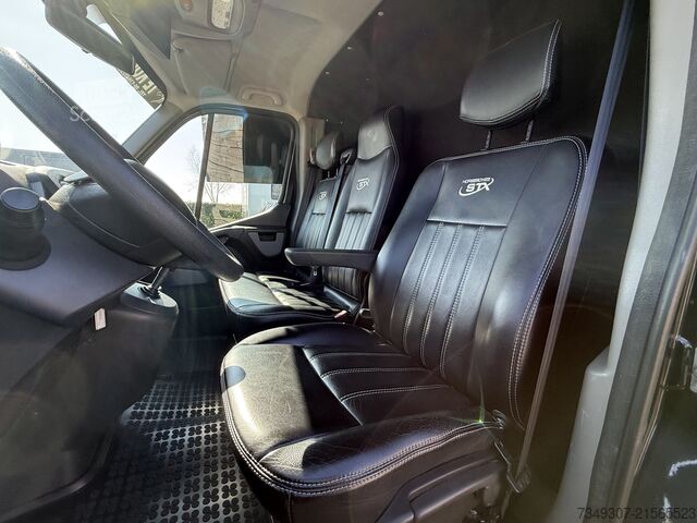 Horse transportation Renault Master PAARDENWAGEN | HORSETRUCK | STX | STALLI...