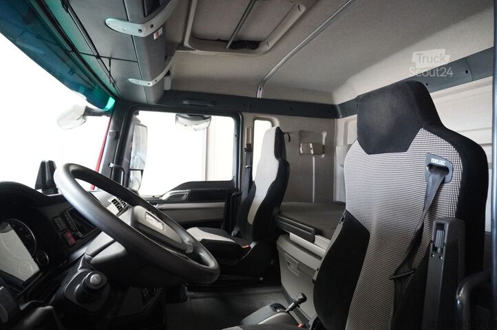 Traktora vienība MAN TGX 33.640 6x4 tractor unit / GVM 70 t