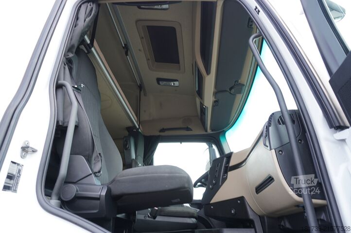 Standard tractor unit Mercedes-Benz Actros 1842 tractor unit / 160 tho. km