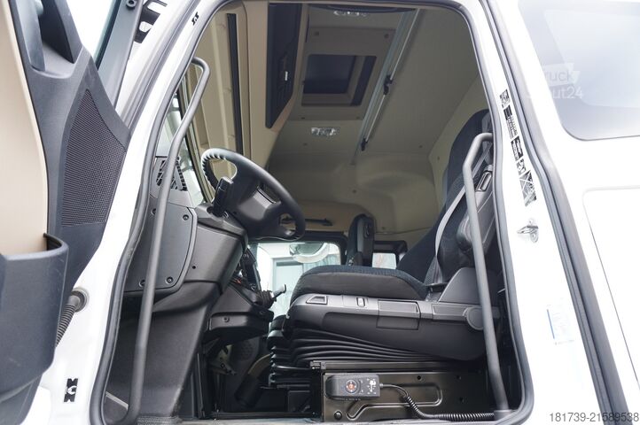 BDF / za ure vožnje Mercedes-Benz Actros 2540 6x2/ 10 tho. km!!! / 5 seats