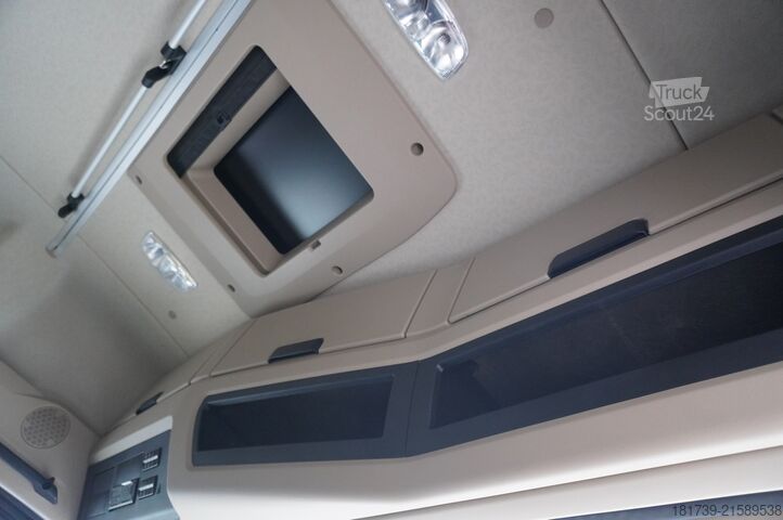 BDF / za ure vožnje Mercedes-Benz Actros 2540 6x2/ 10 tho. km!!! / 5 seats