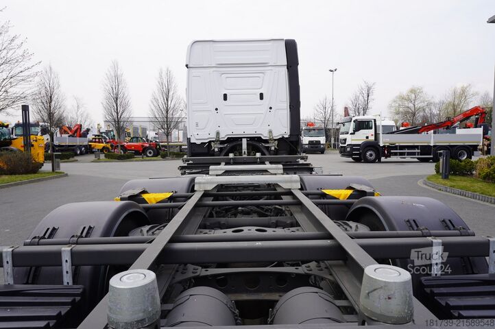 BDF / za ure vožnje Mercedes-Benz Actros 2540 6x2/ 10 tho. km!!! / 5 seats