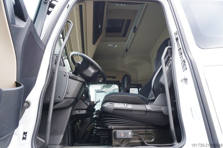 BDF / za ure vožnje Mercedes-Benz Actros 2540 6x2/ 10 tho. km!!! / 5 seats